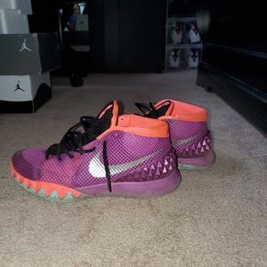 Nike Kyrie 1s